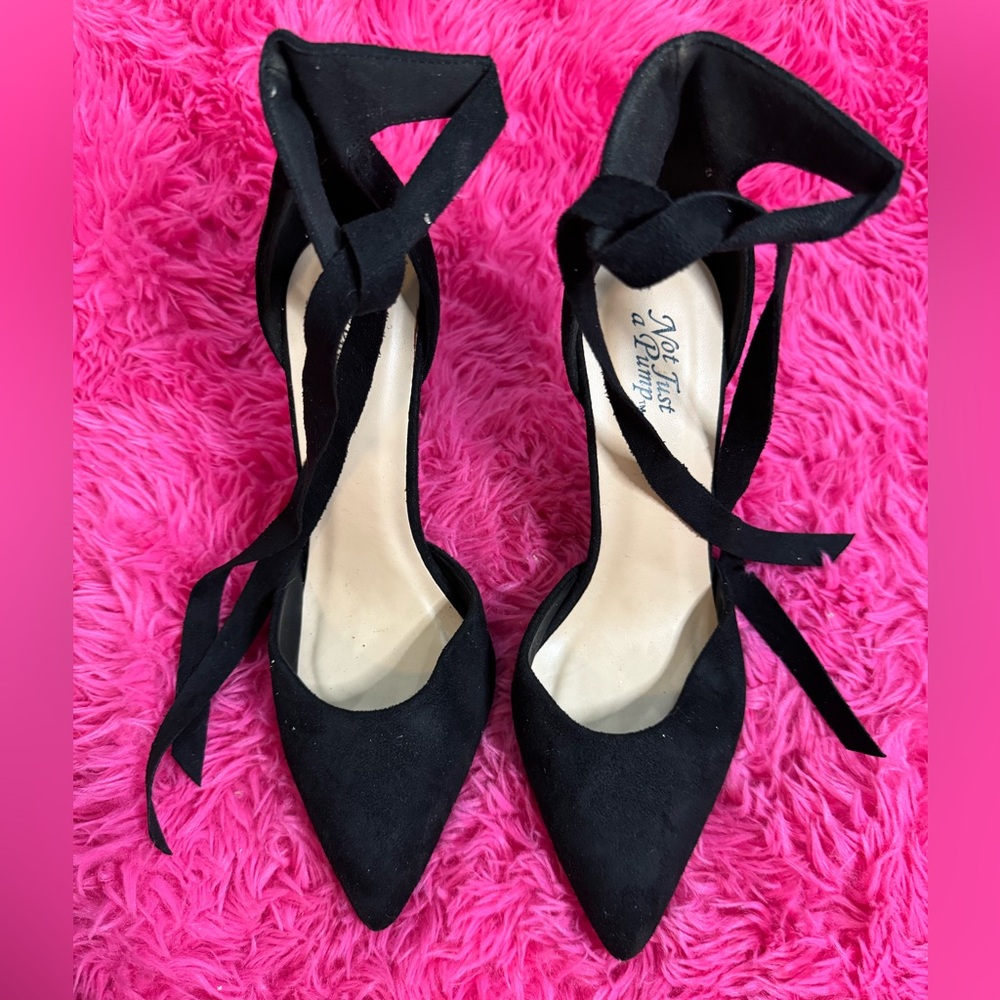 Black Women's Shoes with Ribbon‎ Detail